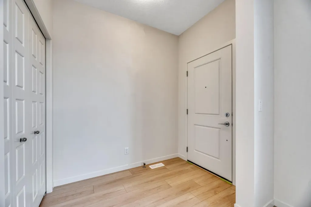 296 Marmot Grove NW Calgary AB T3R 2B5