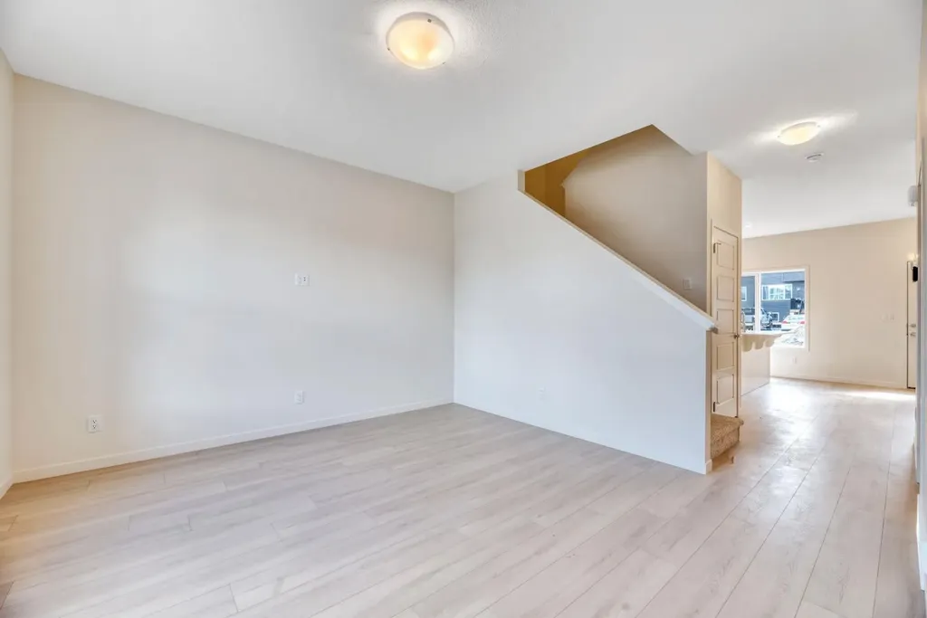 296 Marmot Grove NW Calgary AB T3R 2B5
