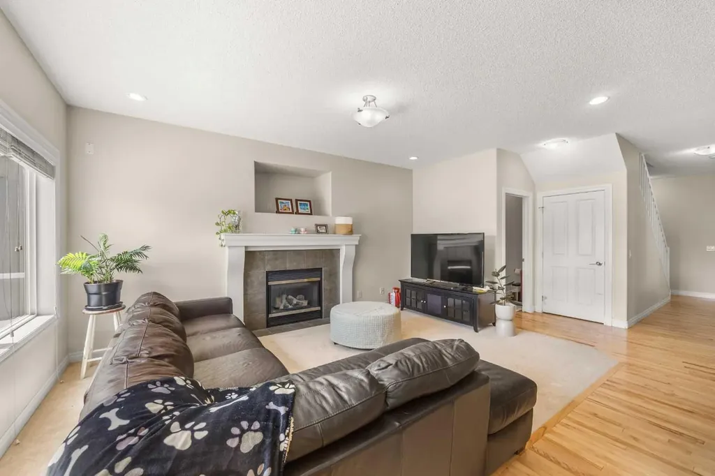 35 Covepark Place NE Calgary AB T3K 5Z8