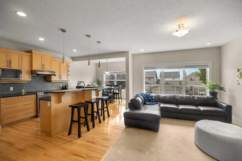 35 Covepark Place NE Calgary AB T3K 5Z8
