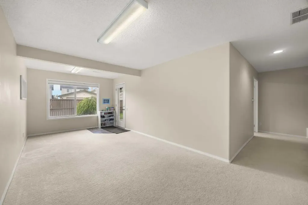 35 Covepark Place NE Calgary AB T3K 5Z8