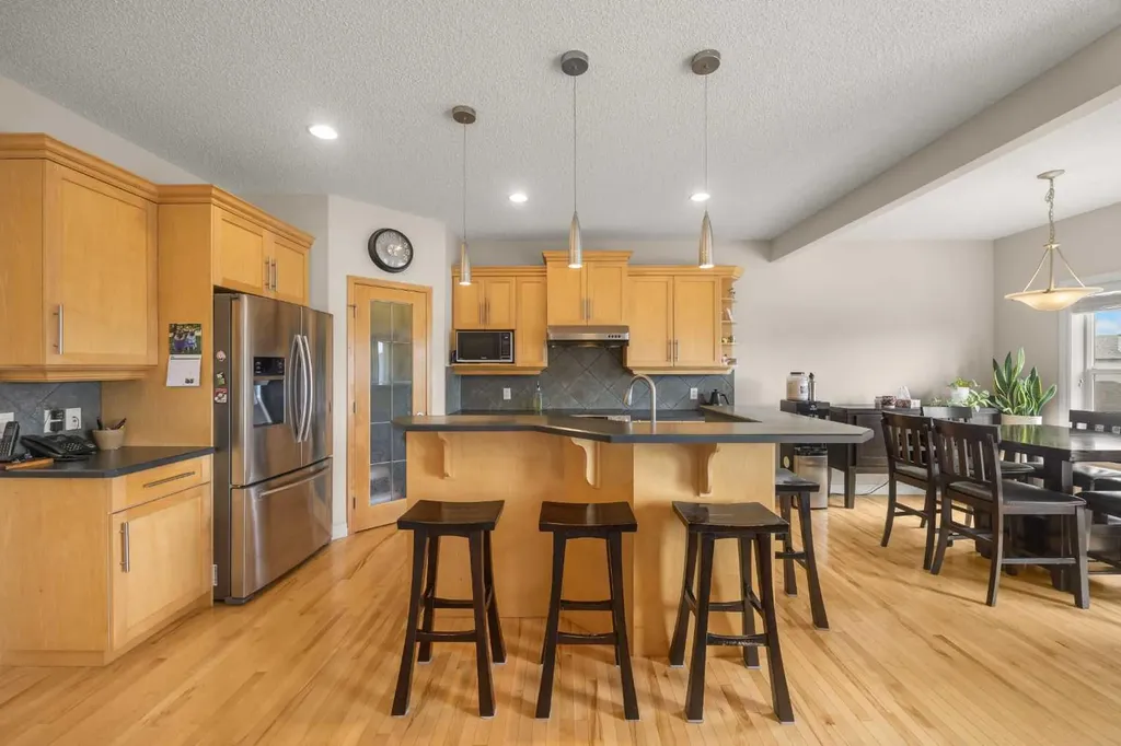 35 Covepark Place NE Calgary AB T3K 5Z8