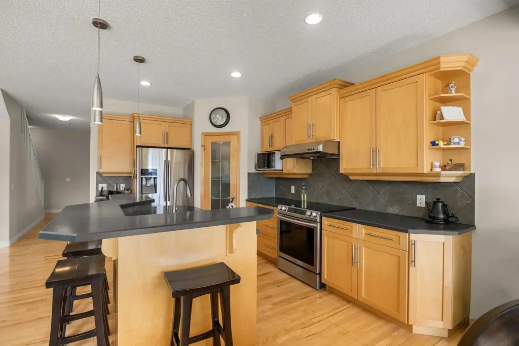 35 Covepark Place NE Calgary AB T3K 5Z8