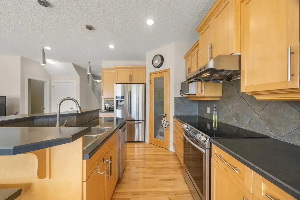 35 Covepark Place NE Calgary AB T3K 5Z8