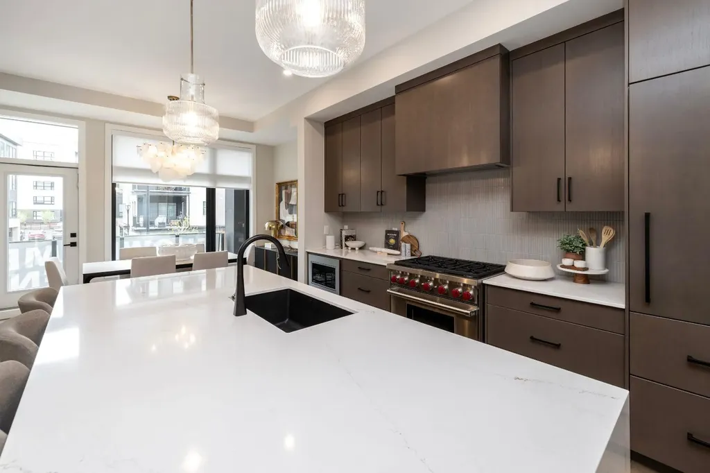 150 Lebel Crescent NW Calgary AB T3B 6S7