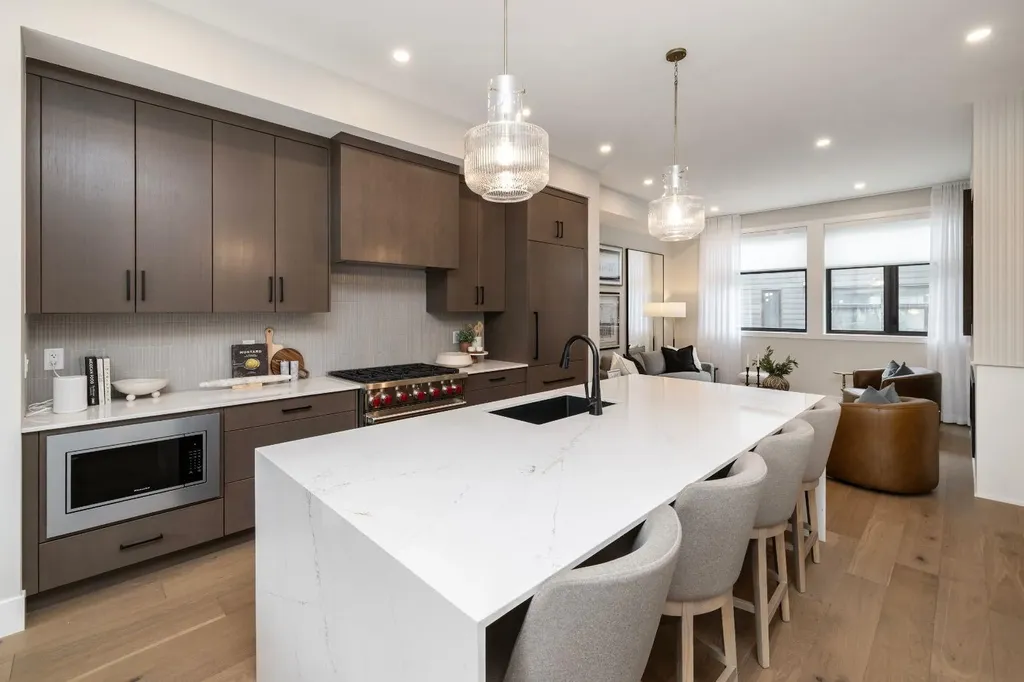 150 Lebel Crescent NW Calgary AB T3B 6S7