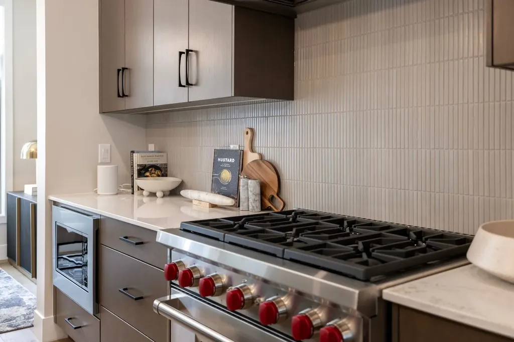 150 Lebel Crescent NW Calgary AB T3B 6S7
