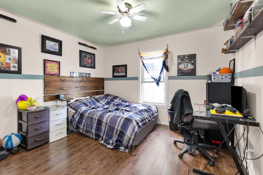528 Dundee Street SE Medicine Hat AB T1A0T8