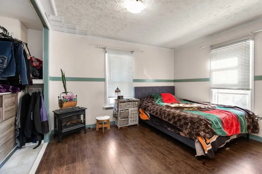 528 Dundee Street SE Medicine Hat AB T1A0T8