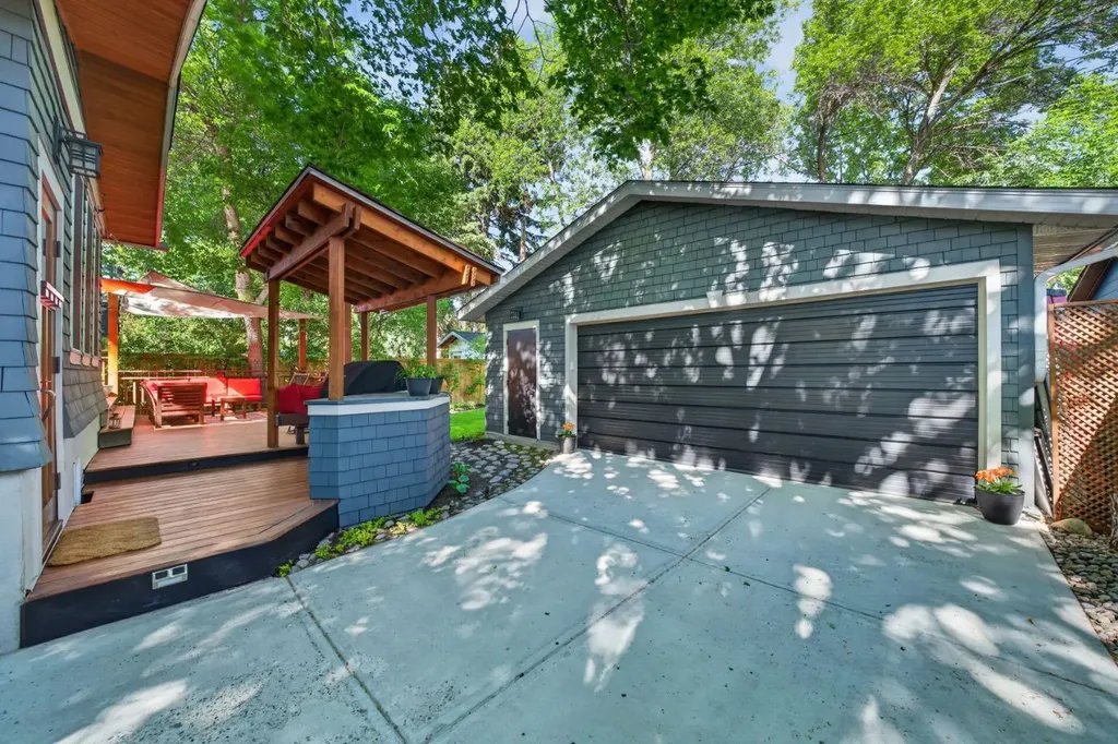 3818 Elbow Drive SW Calgary AB T2S2J8