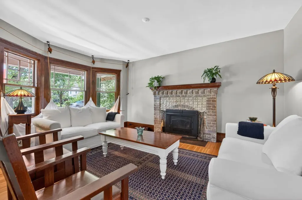 3818 Elbow Drive SW Calgary AB T2S2J8