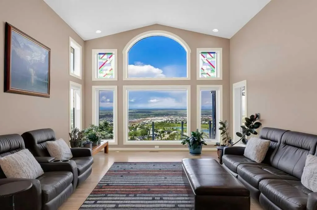 124 Gleneagles Estates Lane Cochrane AB T4C 2H7