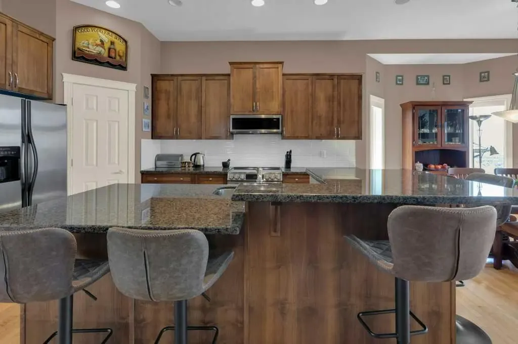 124 Gleneagles Estates Lane Cochrane AB T4C 2H7