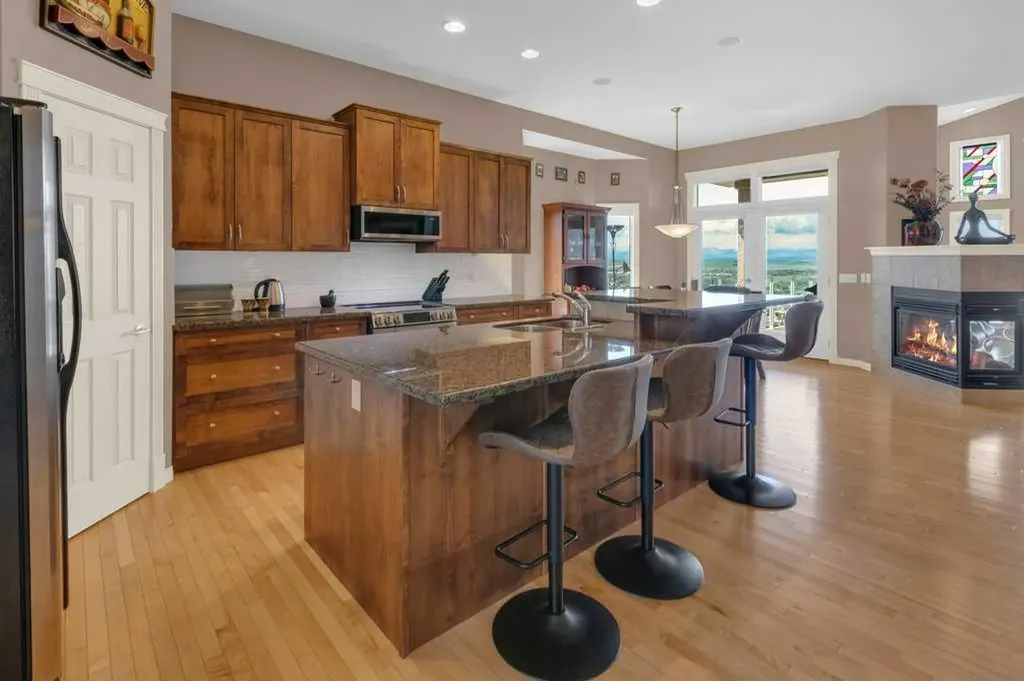 124 Gleneagles Estates Lane Cochrane AB T4C 2H7