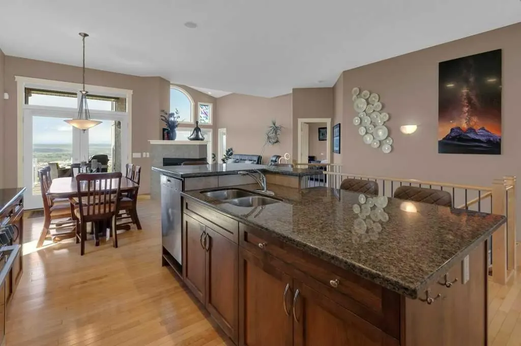 124 Gleneagles Estates Lane Cochrane AB T4C 2H7