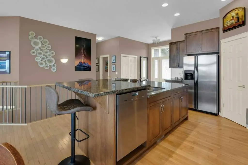 124 Gleneagles Estates Lane Cochrane AB T4C 2H7