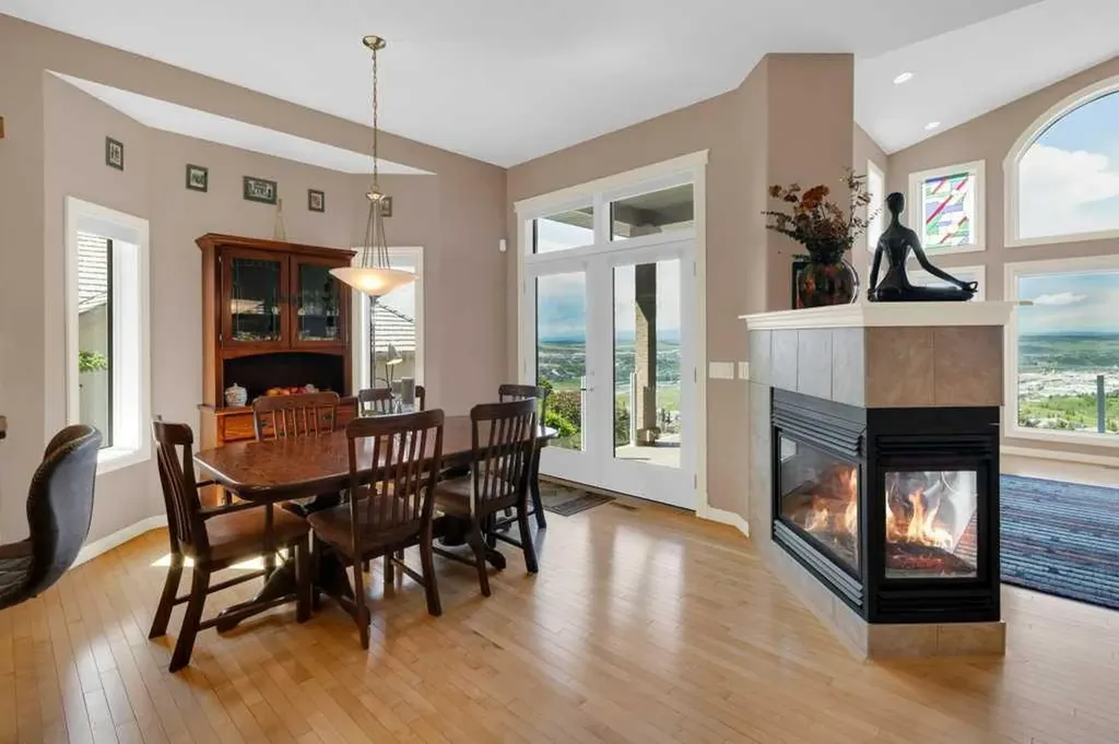 124 Gleneagles Estates Lane Cochrane AB T4C 2H7
