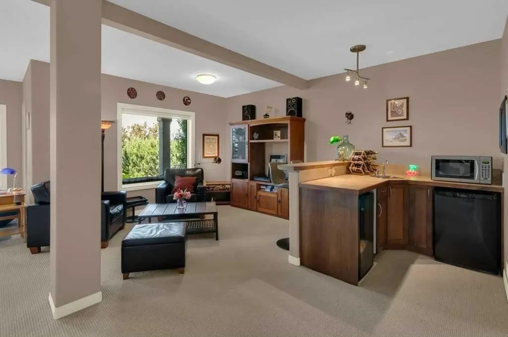 124 Gleneagles Estates Lane Cochrane AB T4C 2H7