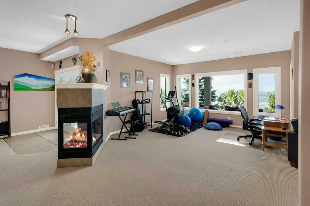 124 Gleneagles Estates Lane Cochrane AB T4C 2H7