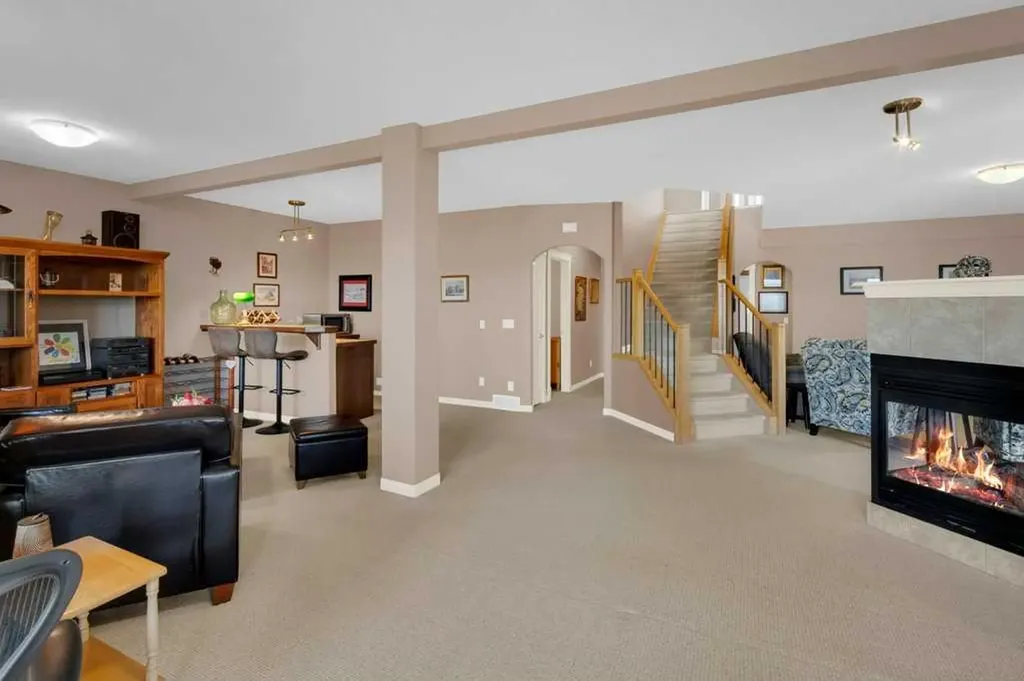 124 Gleneagles Estates Lane Cochrane AB T4C 2H7
