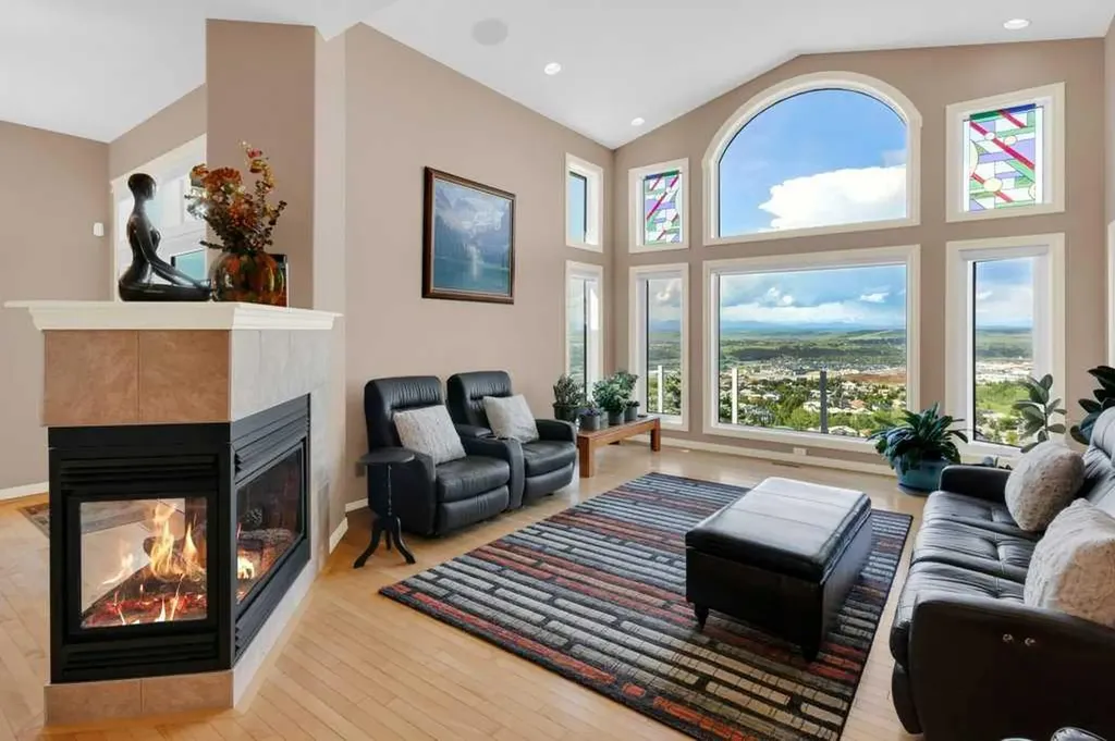 124 Gleneagles Estates Lane Cochrane AB T4C 2H7