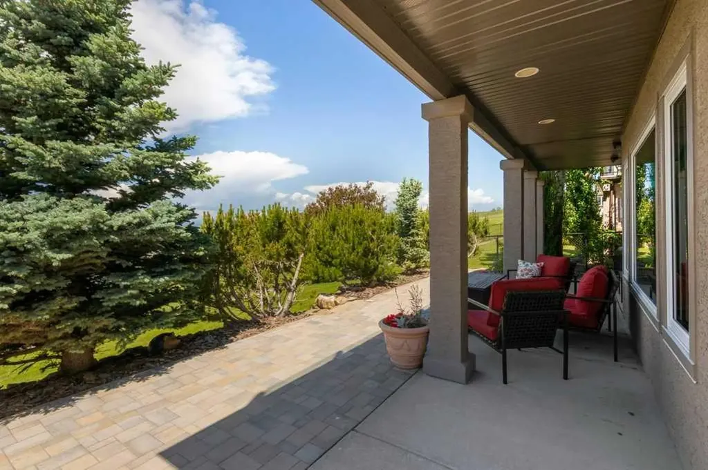 124 Gleneagles Estates Lane Cochrane AB T4C 2H7