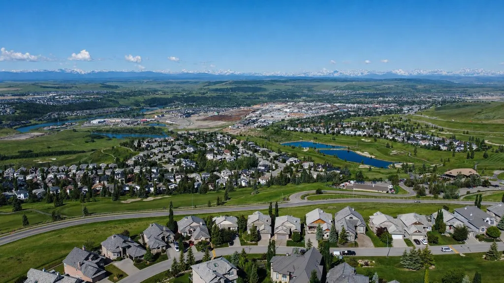 124 Gleneagles Estates Lane Cochrane AB T4C 2H7