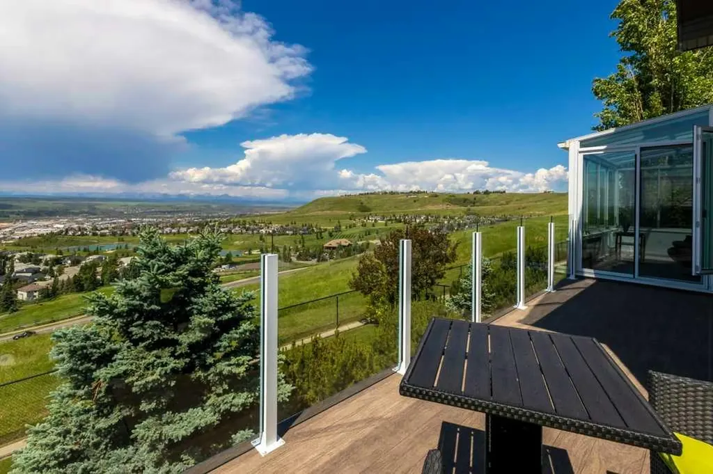 124 Gleneagles Estates Lane Cochrane AB T4C 2H7