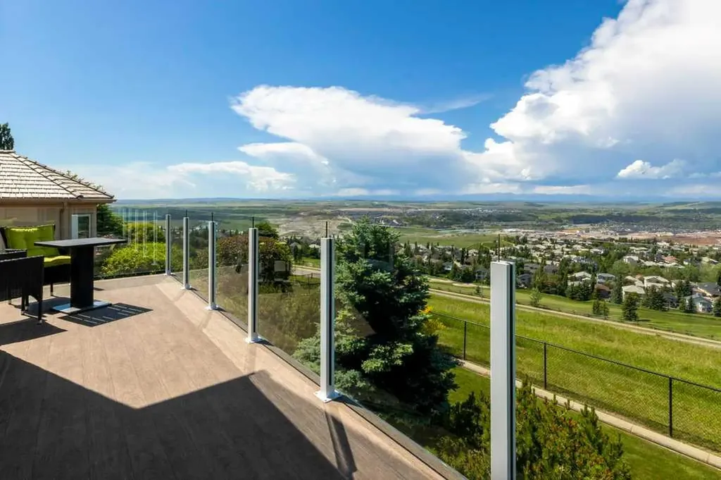 124 Gleneagles Estates Lane Cochrane AB T4C 2H7