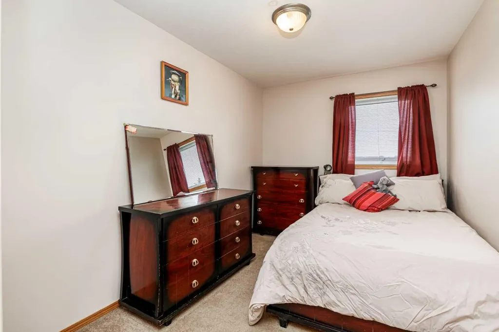 53 Adams Close Red Deer AB T4R 2W4