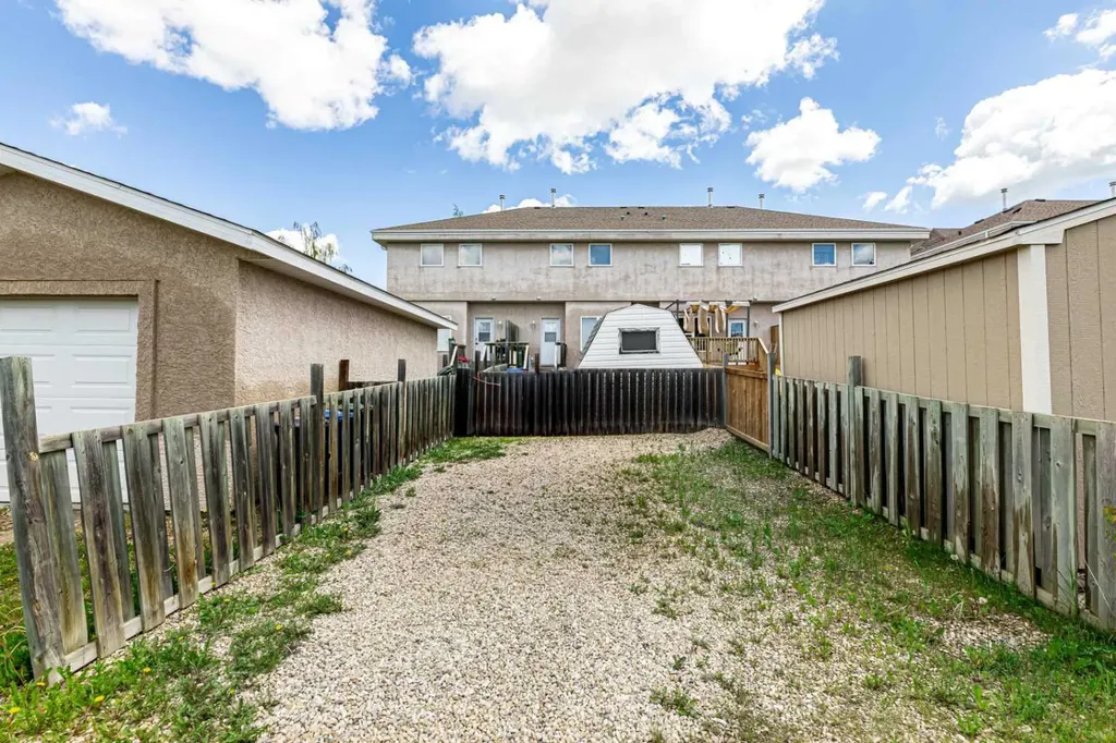 53 Adams Close Red Deer AB T4R 2W4