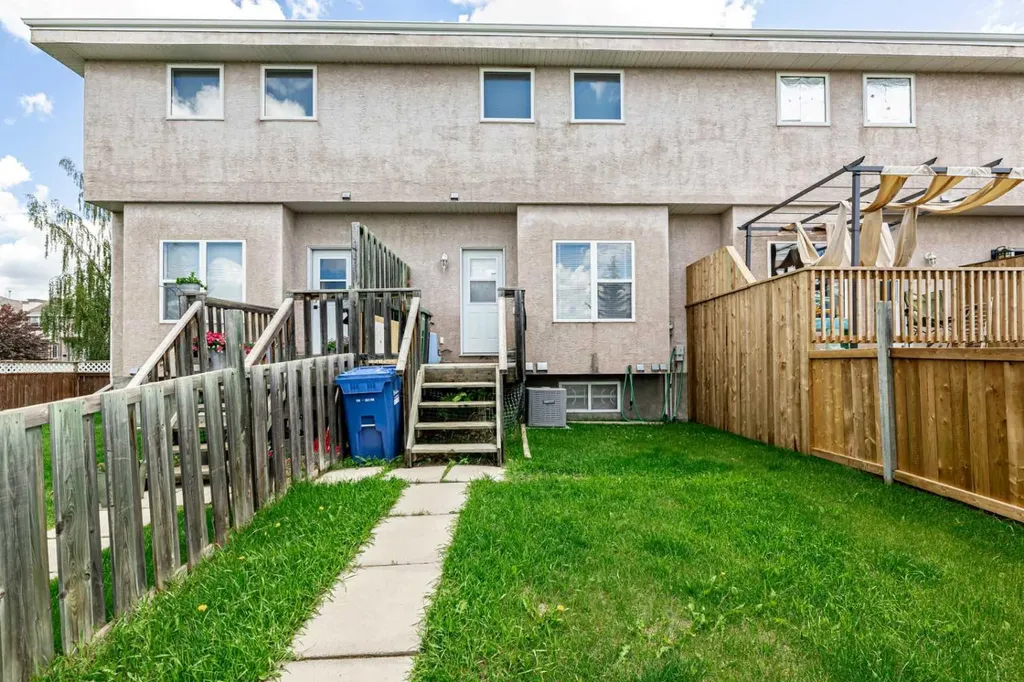 53 Adams Close Red Deer AB T4R 2W4