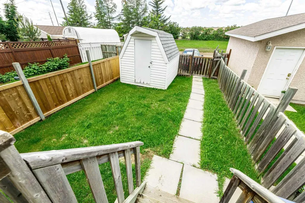 53 Adams Close Red Deer AB T4R 2W4