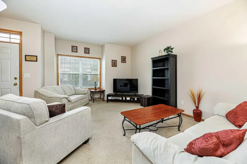 53 Adams Close Red Deer AB T4R 2W4