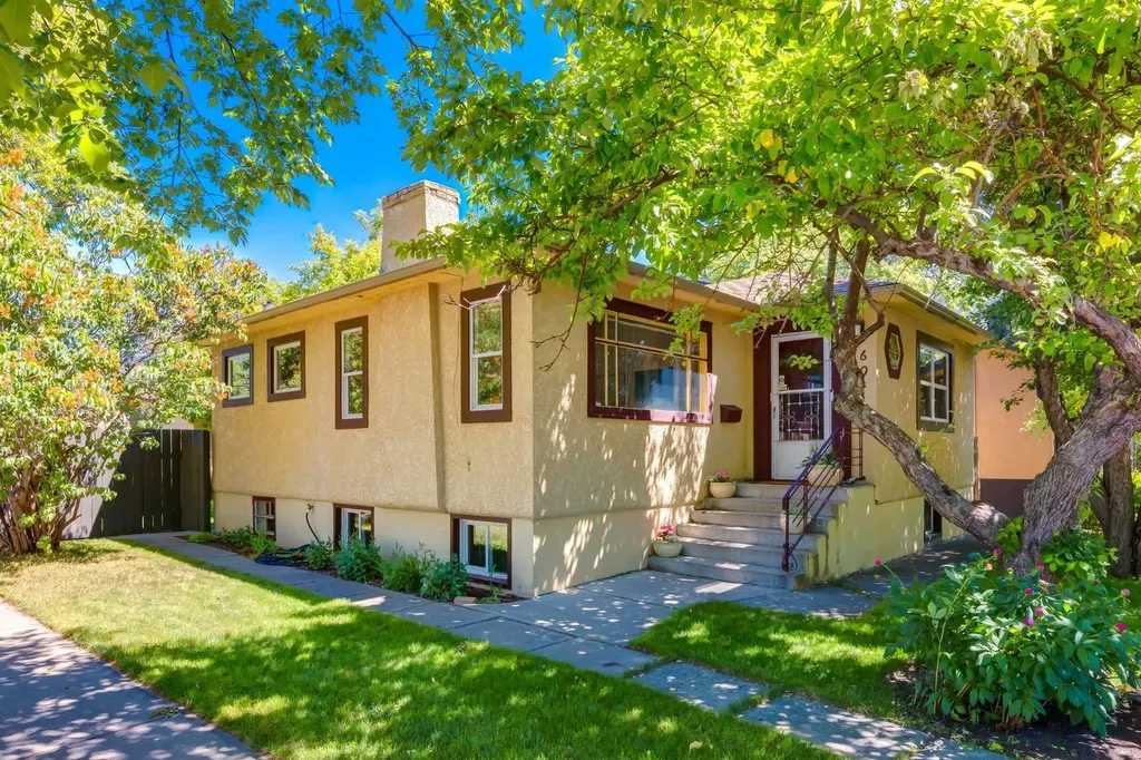 604 10 Avenue NE Calgary AB T2E 0X8