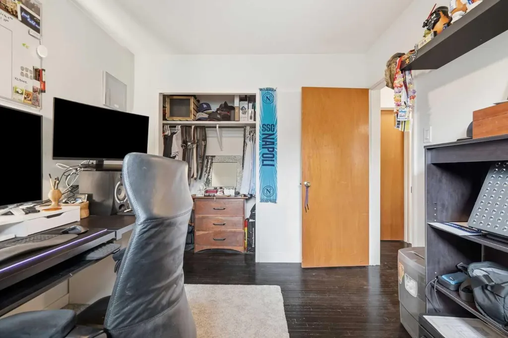 3732 45 Street SW Calgary AB T3E 3V4