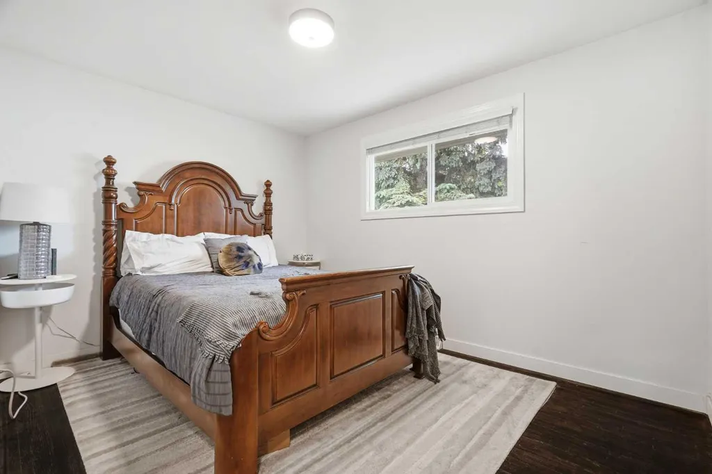 3732 45 Street SW Calgary AB T3E 3V4