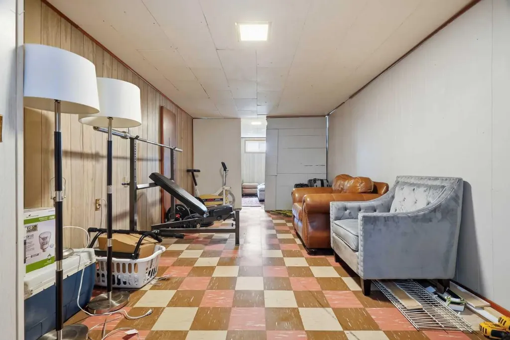 3732 45 Street SW Calgary AB T3E 3V4