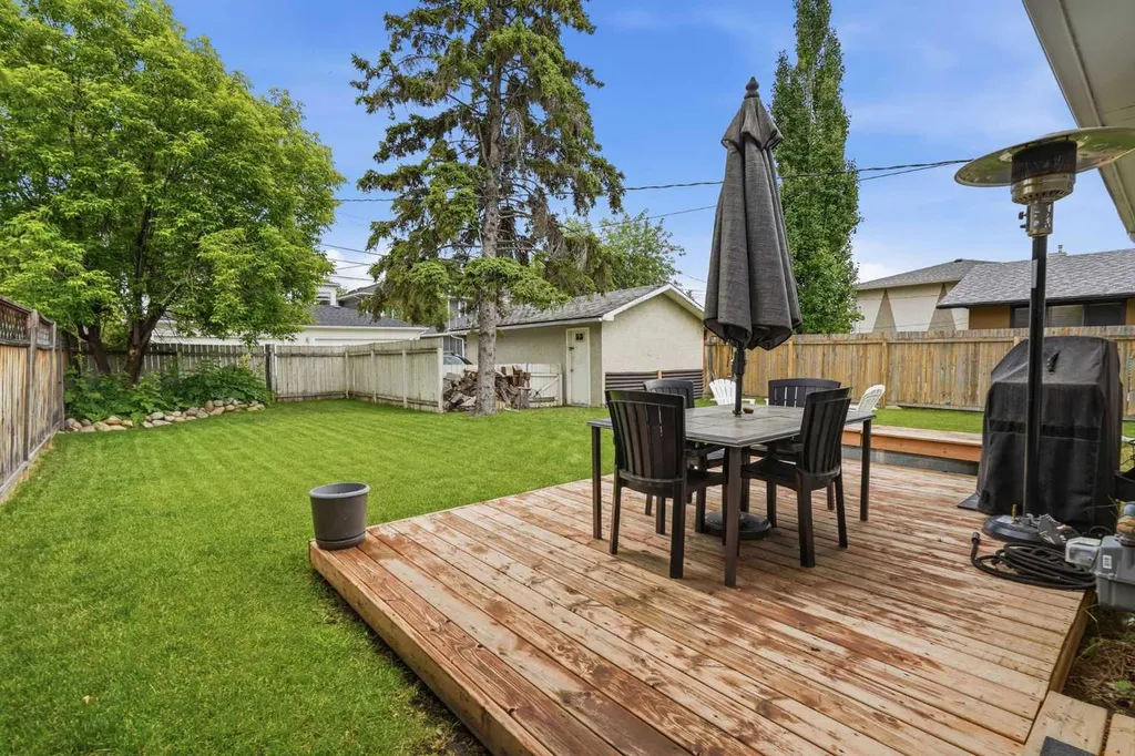 3732 45 Street SW Calgary AB T3E 3V4