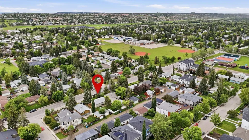 3732 45 Street SW Calgary AB T3E 3V4