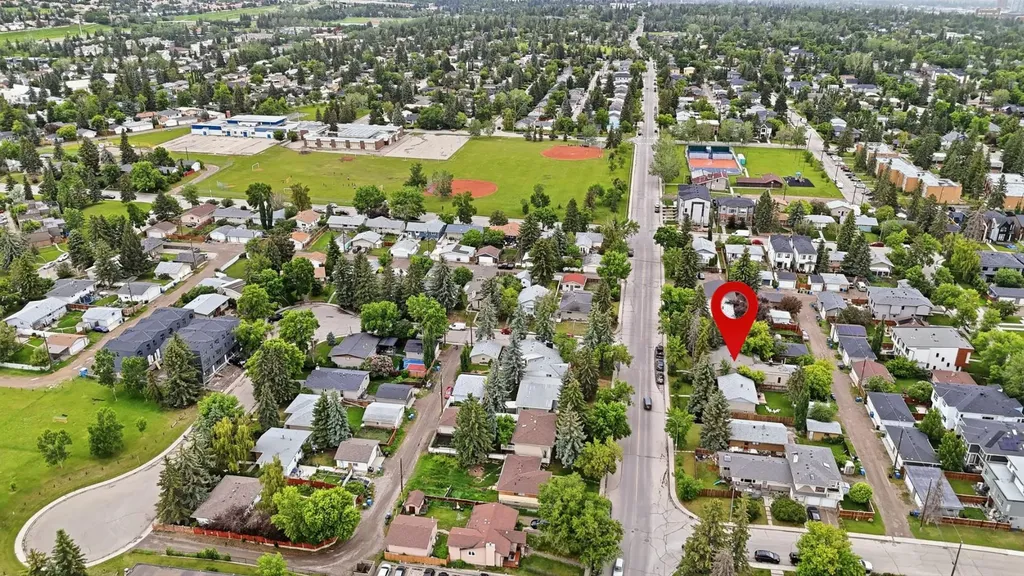 3732 45 Street SW Calgary AB T3E 3V4