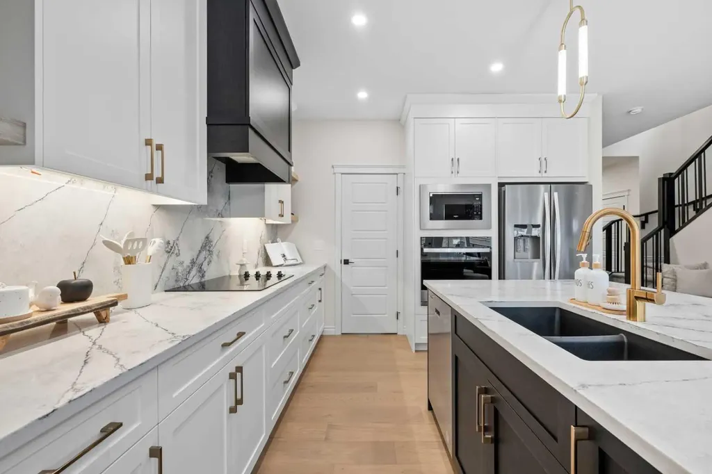 177 Mitchell Road NW Calgary AB T3R 2G8