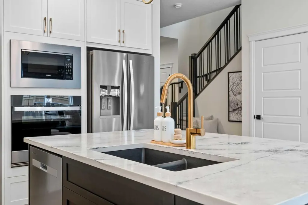177 Mitchell Road NW Calgary AB T3R 2G8