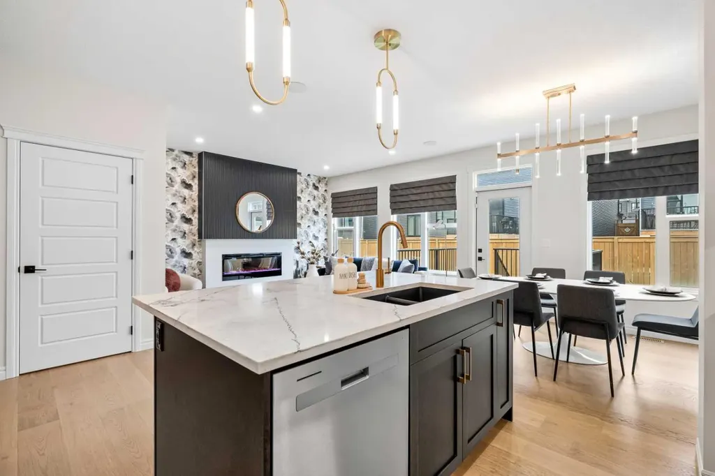 177 Mitchell Road NW Calgary AB T3R 2G8