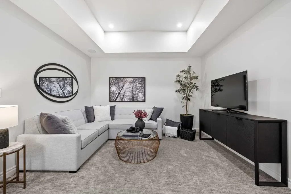 177 Mitchell Road NW Calgary AB T3R 2G8