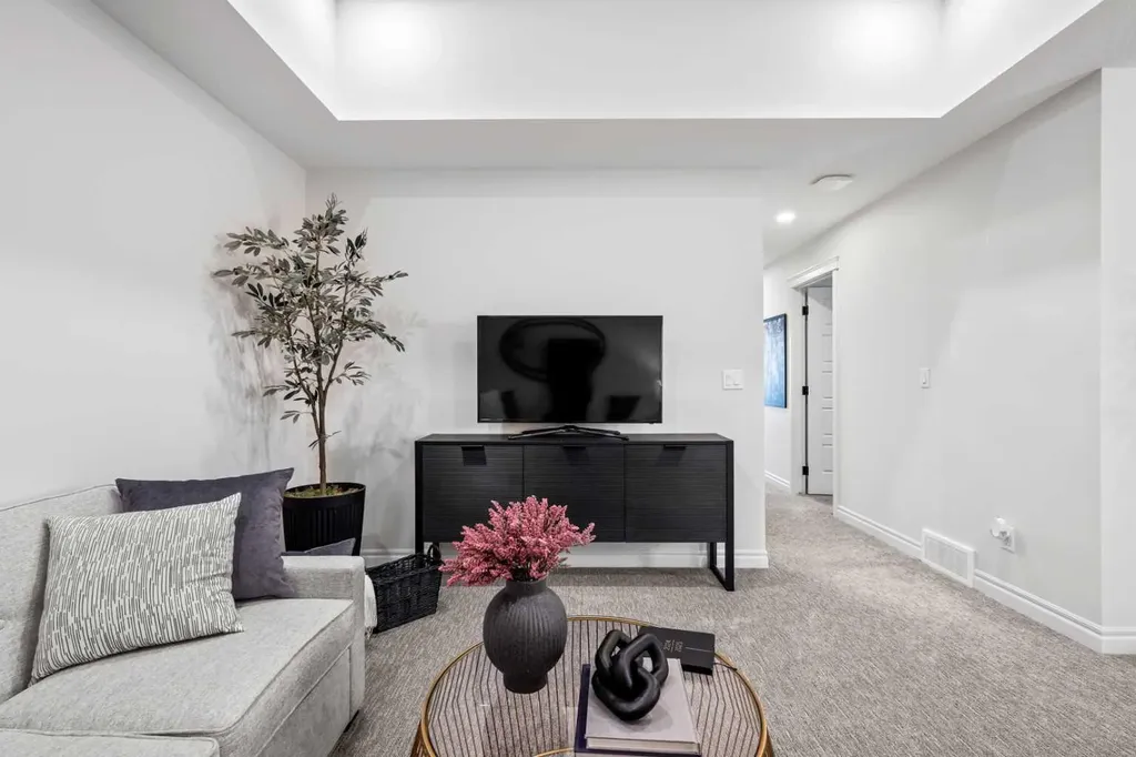 177 Mitchell Road NW Calgary AB T3R 2G8