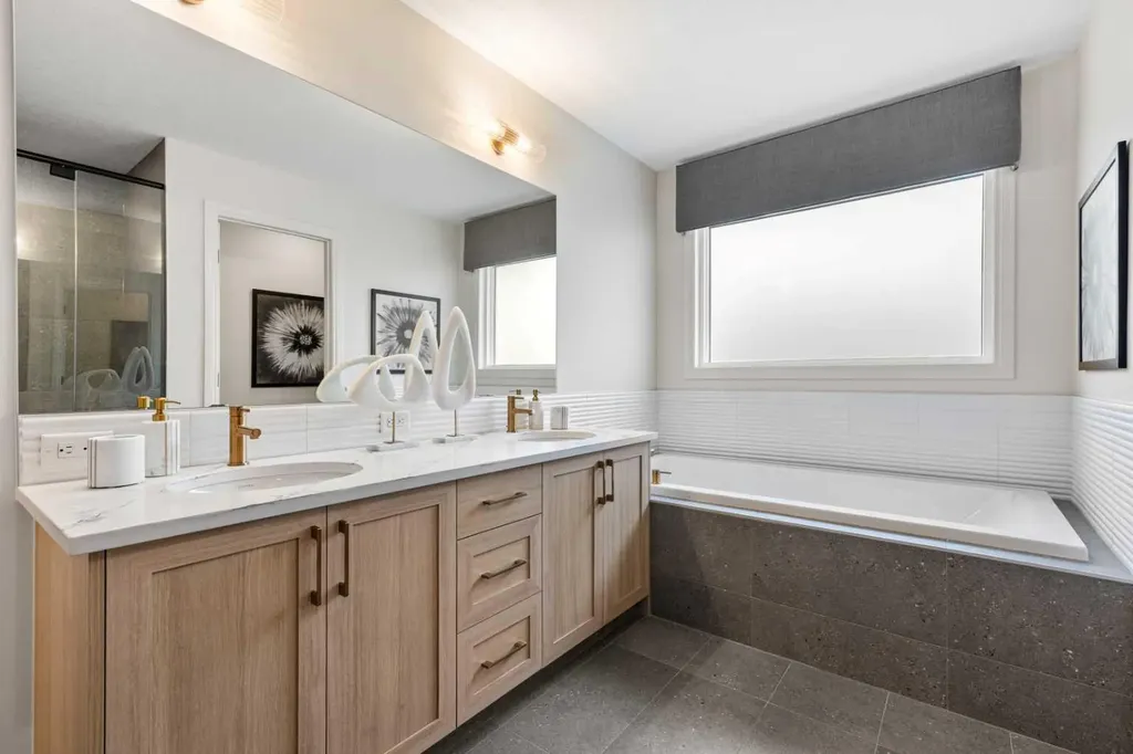 177 Mitchell Road NW Calgary AB T3R 2G8