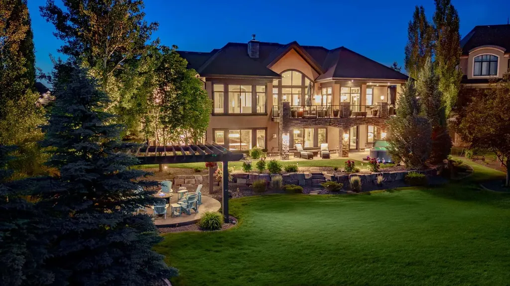4 Ranche Drive Heritage Pointe AB T1S 4K1