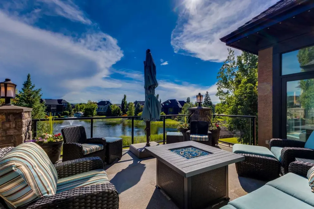 4 Ranche Drive Heritage Pointe AB T1S 4K1