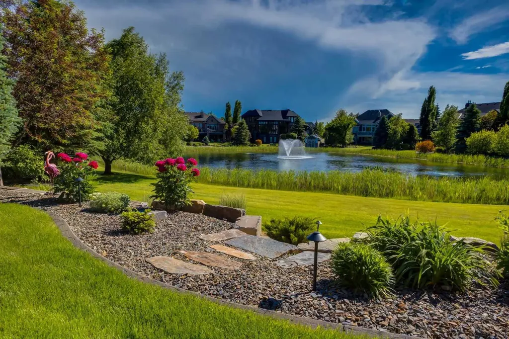 4 Ranche Drive Heritage Pointe AB T1S 4K1
